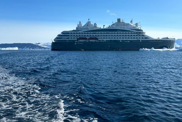 Luxury Icebreaker cruise